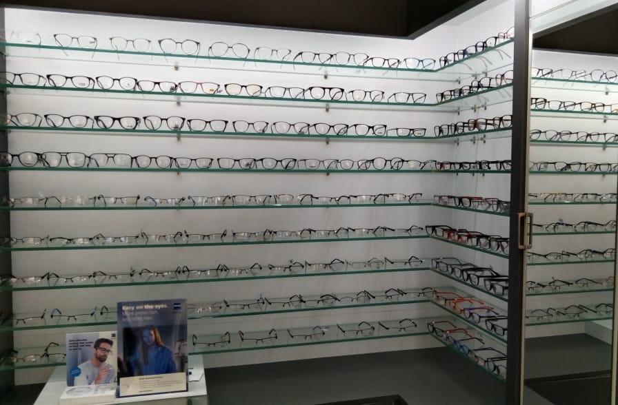 MIZHI OPTICALS AND CONTACT LENS CLINIC KARIKAMKULAM